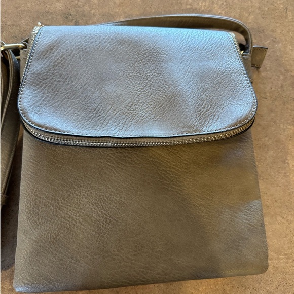 Stylish Gray Crossbody Bag - Picture 3 of 6